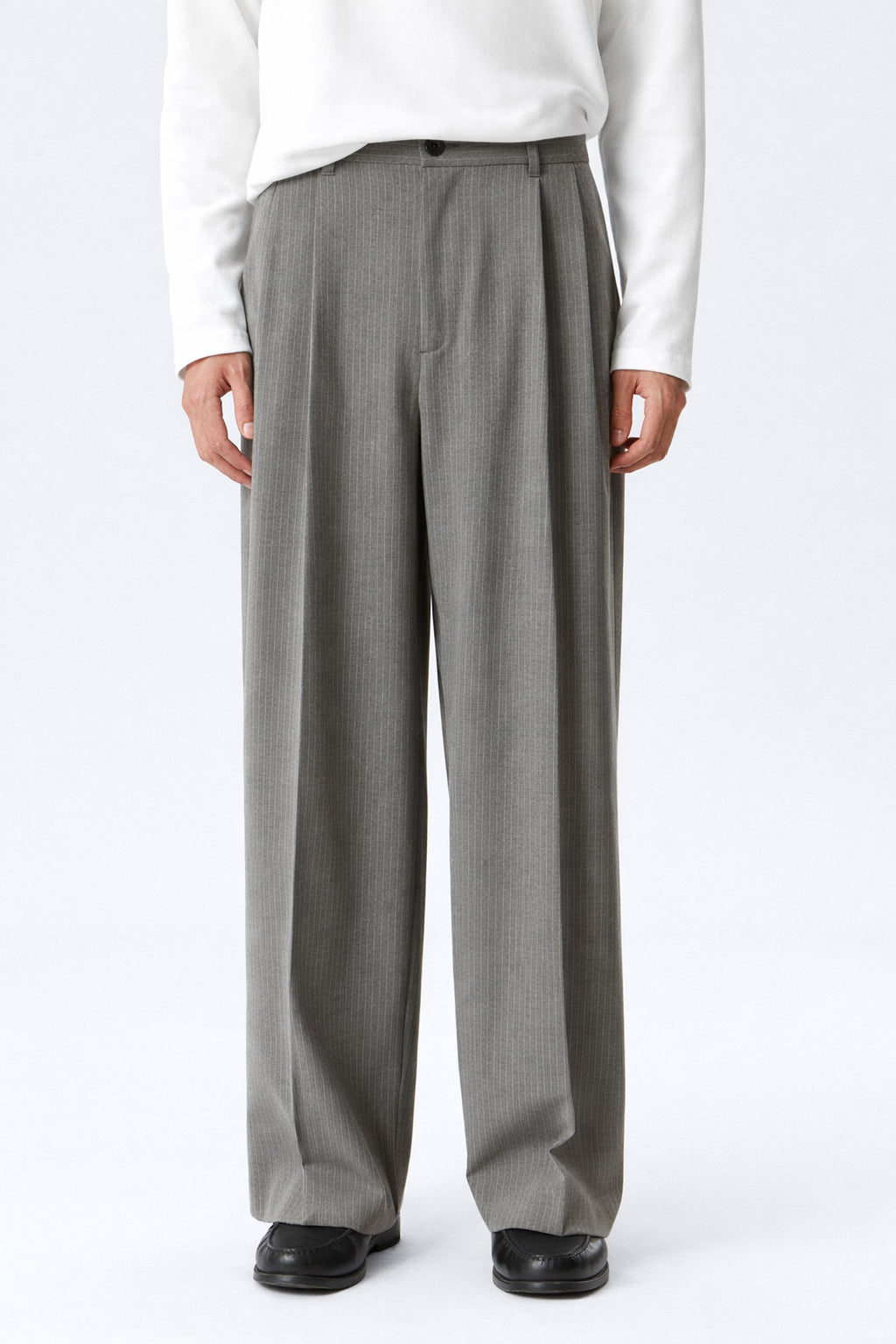 Men Straight Fit Pleated Pin Stripe Pants- Light Grey