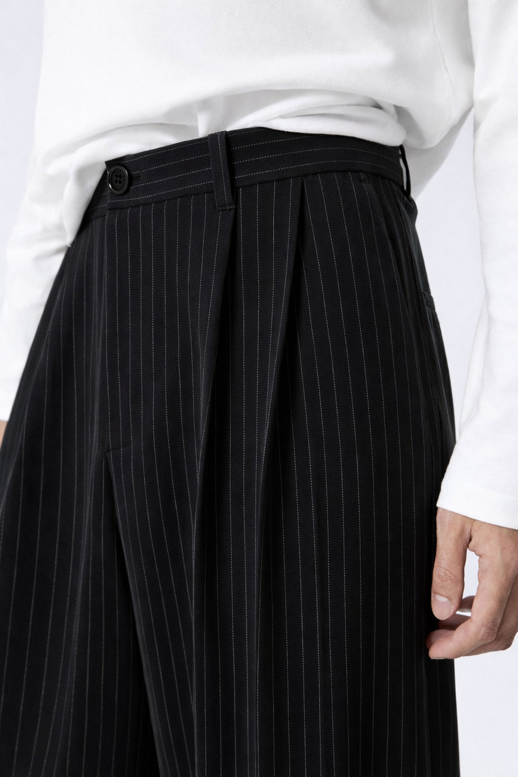 Men Straight Fit Pleated Pin Stripe Pants-Black