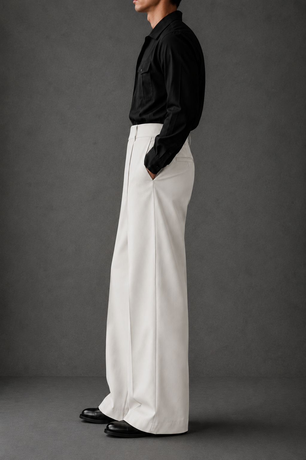 High-waisted wide-leg trousers with a single front pintuck-White